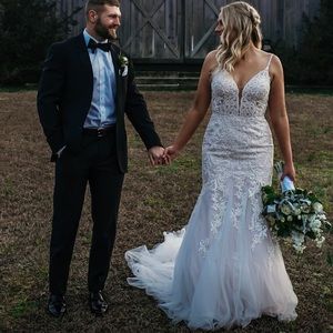 Stella York wedding dress style #6793 size 12.